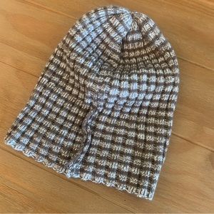 SOLD 🌺Brown and white slouchy beanie- last chance!